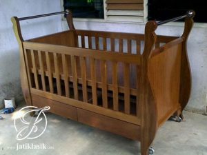 Box Bayi Jati Minimalis Laci
