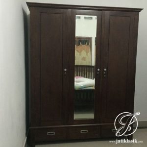 Lemari Pakaian Minimalis 3 Pintu