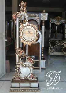 Jam Hias Jati Mawar Gandul