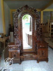 Meja Rias Jati Mawar Peluru