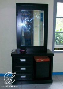 Meja Rias Jati Minimalis Terbaru