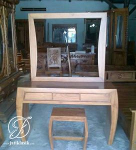 Meja Rias Minimalis Jati Klasik
