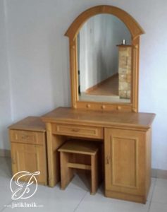 Meja Rias Minimalis Jati Solid