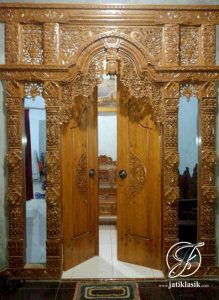 Pintu Gebyok Jati Ukir Kudus Terbaru