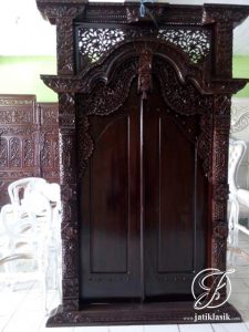Pintu Gebyok Kudus Jati Ukir Modern