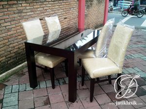Set Meja Makan Cafe Jati Mewah