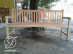 Kursi Taman Jati Minimalis