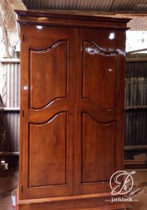Lemari Pakaian Minimalis Kayu Jati