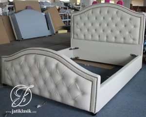 Tempat Tidur Jati Minimalis Duco