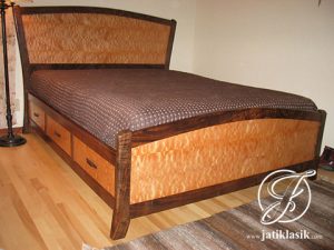 Ranjang Jati Minimalis Laci Mewah