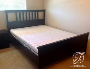 Tempat Tidur Minimalis Jati Simpel Mewah