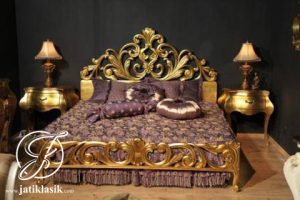 Tempat Tidur Ukir Emas French Style