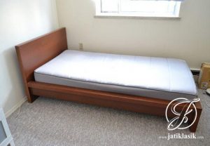 Tempat Tidur Anak Minimalis Jati Simpel Gloss