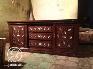 Bufet TV Minimalis Ukir Kawung