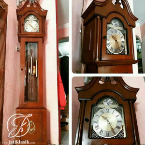 Lemari Jam Minimalis Jerman