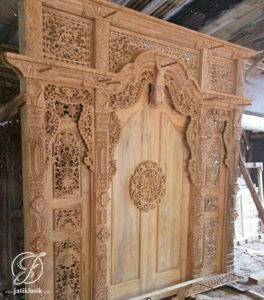 Pintu Gebyok Jati Ukir Kaligrafi