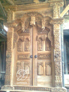 Pintu Gebyok Jawa Jati Ukir Majapahit