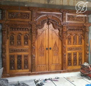 Pintu Rumah Gebyok Jati Ukir Ramayana