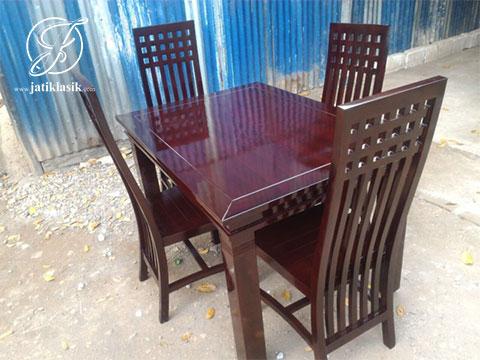 Set Meja Makan Jati Balero