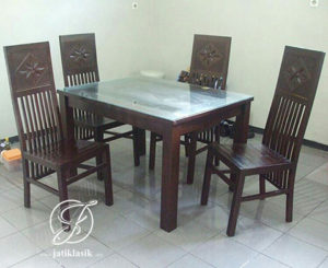Set Meja Makan Minimalis Balero Ukir