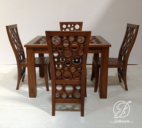 Set Meja Makan Minimalis Donat