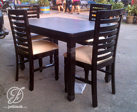 Set Meja Makan Minimalis Sidney