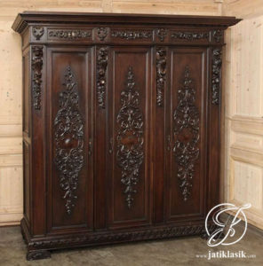 Almari Pakaian Jati Victorian 3 Pintu