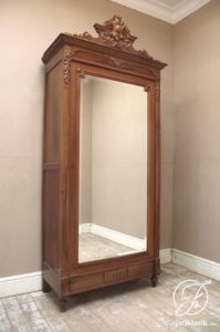 Lemari Pakaian Jati French Mewah 1 Pintu
