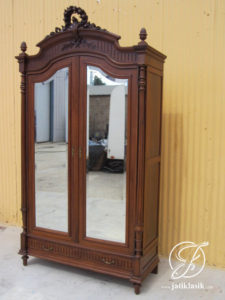 Lemari Pakaian Jati Klasik French 2 Pintu