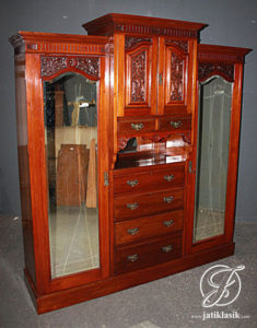 Lemari Pakaian Jati Klasik Inggris 3 Pintu