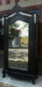 Lemari Pakaian Jati Louis Modern 1 Pintu