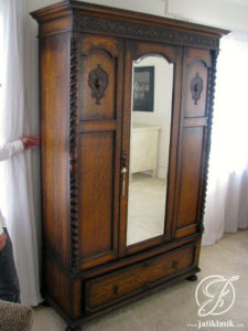 Lemari Pakaian Jati Ukir Inggris 3 Pintu
