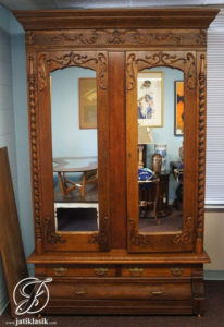 Lemari Pakaian Jati Victorian 2 Pintu