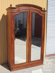 Lemari Pakaian Minimalis French Louis 2 Pintu