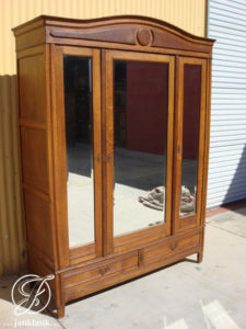 Lemari Pakaian Minimalis Jati French 3 Pintu