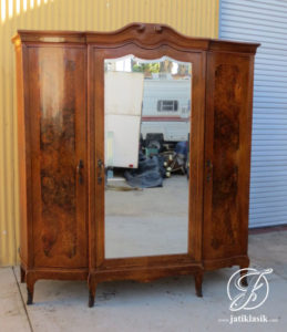 Lemari Pakaian Minimalis Jati Italian 3 Pintu