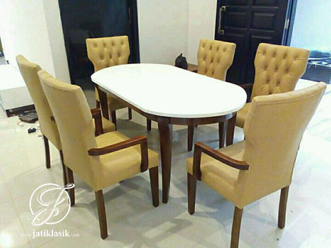 Set Meja Makan Duco Minimalis Taruna