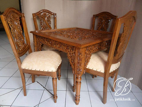Set Meja Makan Jati Ukir Padi