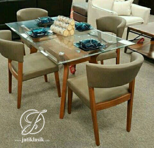 Set Meja Makan Kaca Minimalis Retro