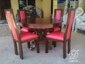 Set Meja Makan Oval Jati Minimalis