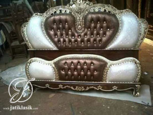 Tempat Tidur Cinta Model Jok Cantik