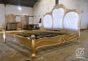 Tempat Tidur Mewah Ukir French Classic Gold