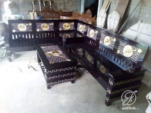 Kursi Tamu Sudut Minimalis Robot Ukir Emas