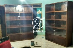 Lemari Rak Buku Minimalis Sliding Pintu Kaca