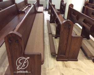 Bangku Gereja Kayu Jati Minimalis Tempat Berlutut Lipat