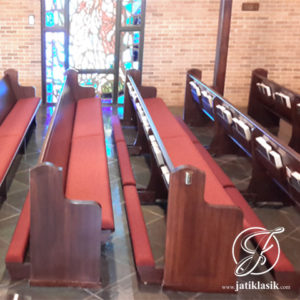 Bangku Gereja Minimalis Tempat Berlutut Lipat