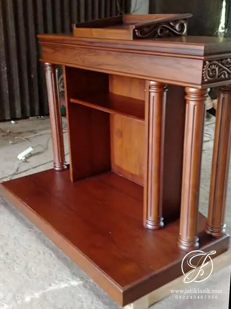 mimbar gereja protestan,mimbar gereja modern,mimbar gereja besar,mimbar gereja kristen,mimbar kecil gereja,bentuk mimbar gereja,mimbar gereja stainless,mimbar gereja katolik,altar gereja,kursi gereja,bangku gereja